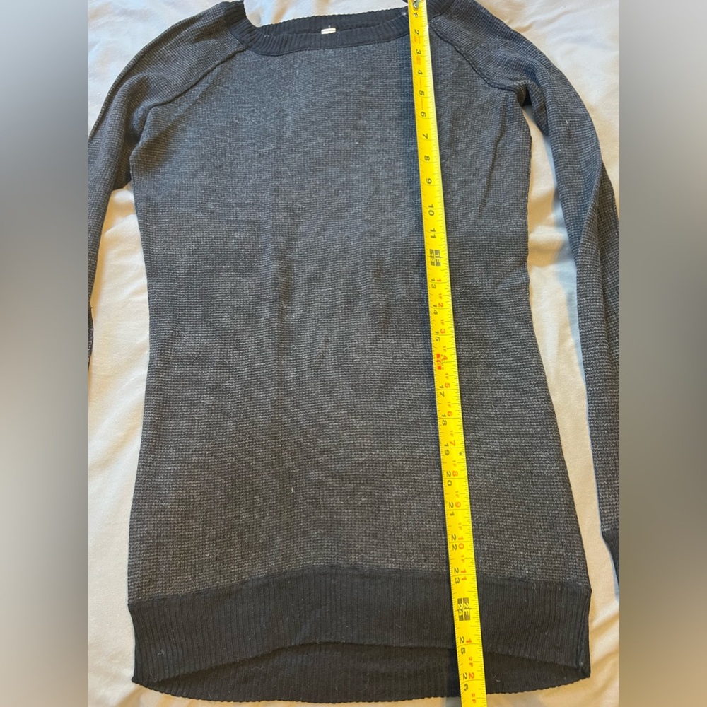 Lululemon Top! - Picture 6 of 8